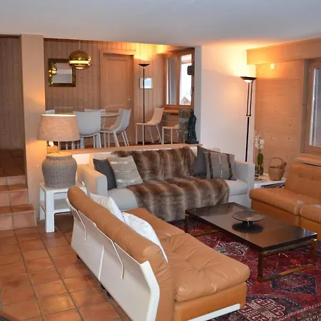 Spacious & Central 5 Bd Apt