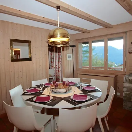 Spacious & Central 5 Bd Apt